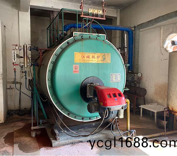山(shan)湖(hu)溫(wen)泉(quan)2噸燃(ran)油(you)氣(qi)蒸汽鍋鑪(lu)